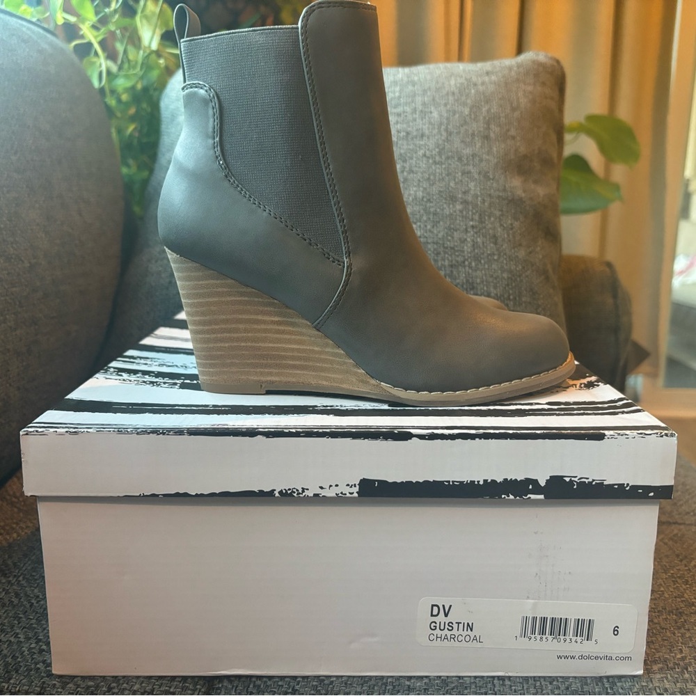 Brand new without tags Dolce Vita “Gustin” wedge boot